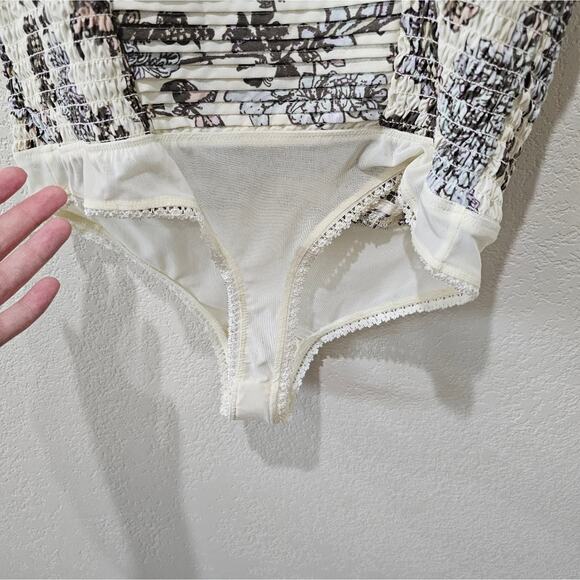 NWT Free People Weekend Plans Bodysuit Size Small - Picture 11 of 13